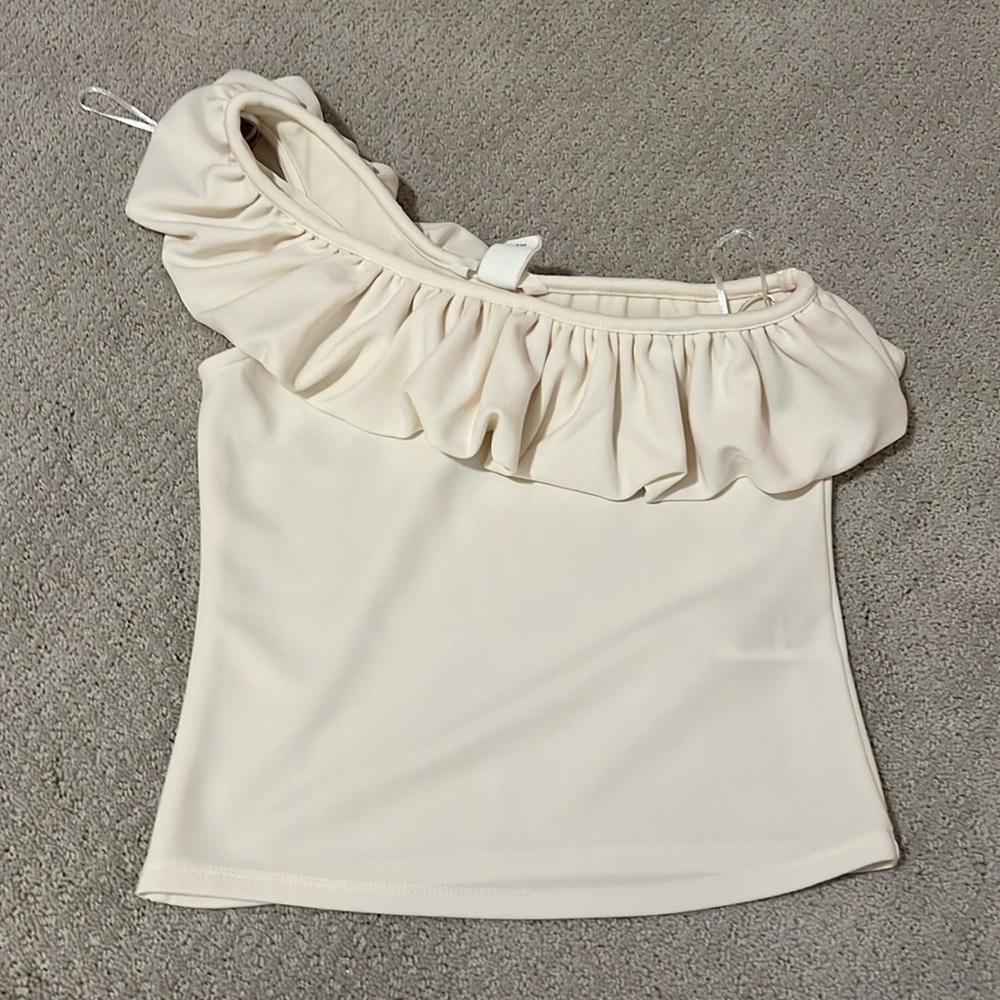 H and m one shoulder ruffle top! Size small